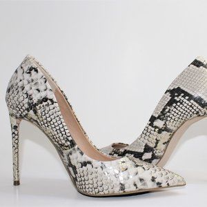 Steve Madden Heels Brand New , Gold Snake Print